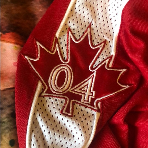 2004 Canadian Olympic team Roots zip up! - Picture 3 of 4
